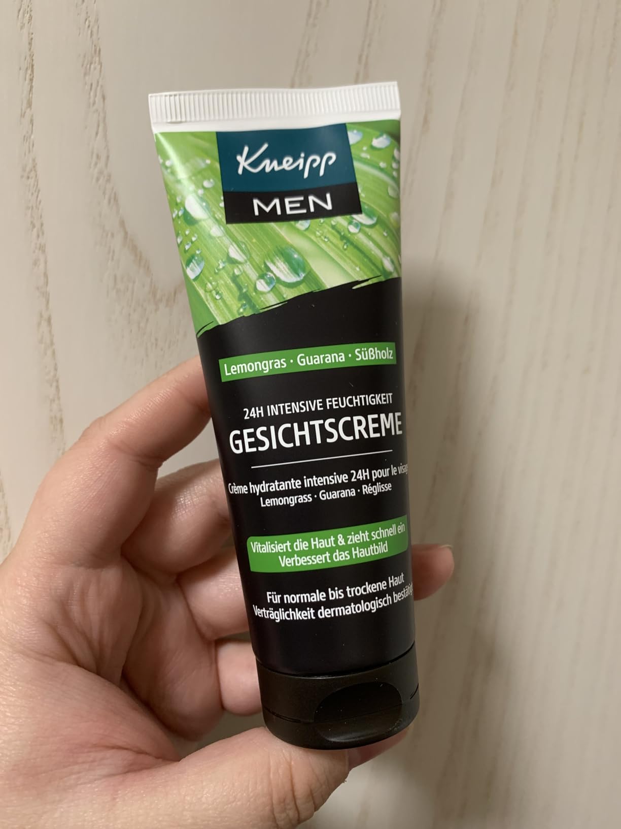 Solide Feuchtigkeitspflege