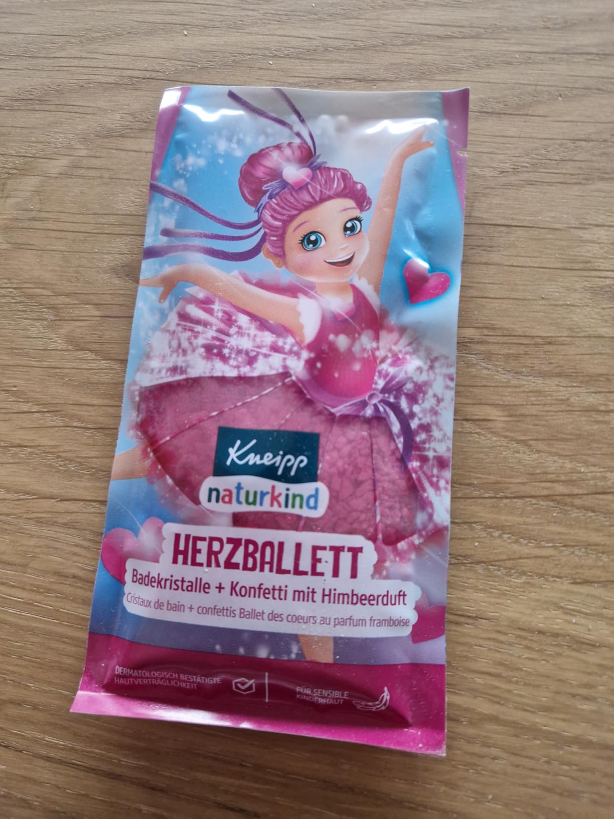Rosa Badespaß für die Kleine